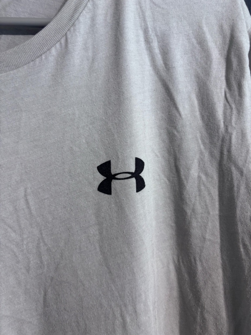 Under Armour Light Gray Short Sleeve Crew Tee with Chest Logo - Picture 2 of 3